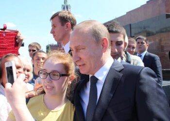 Putin Nemesis Warns Drone Attacks Leave Russia at ‘Breaking Point’ – The Daily Beast