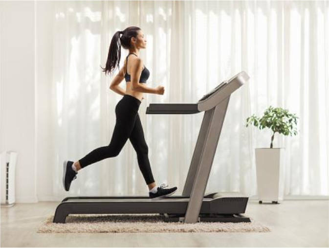 woman run treadmill