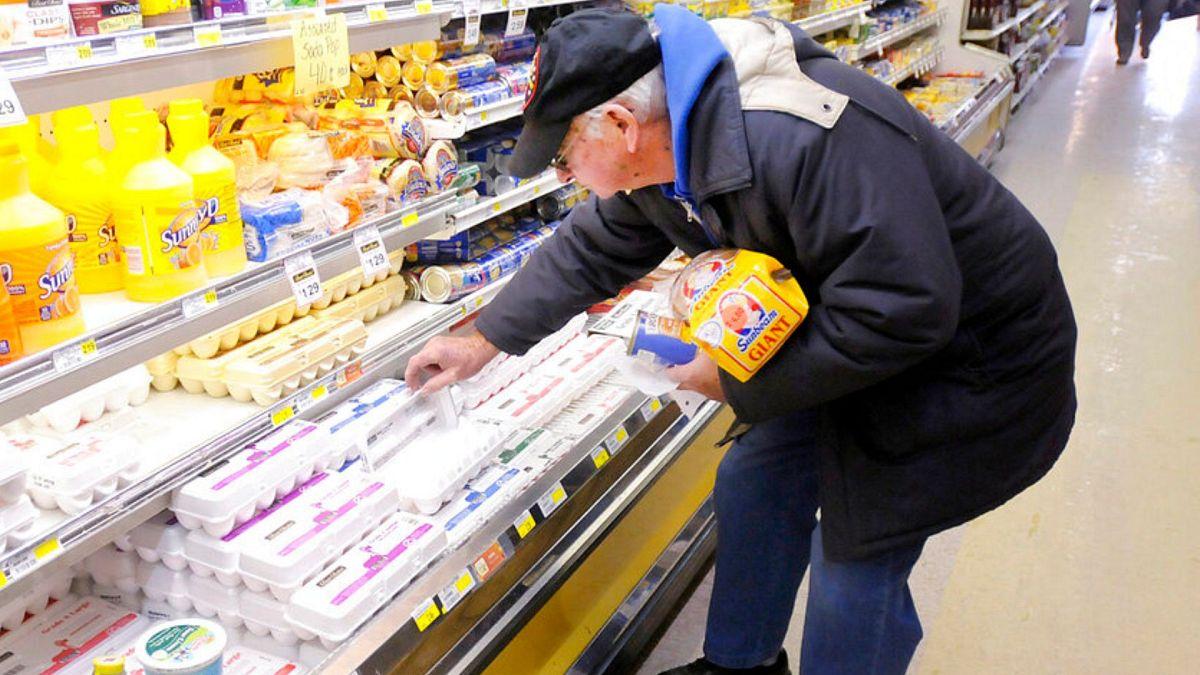 Bulgarian consumers boycott major supermarkets to protest rising food prices - Euronews