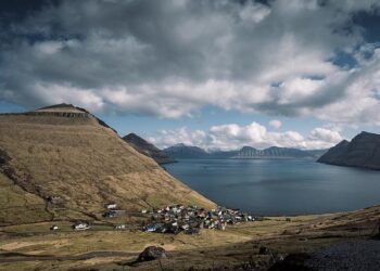 Vol. 37, No. 5: Faroe Islands – The Wall Street Journal