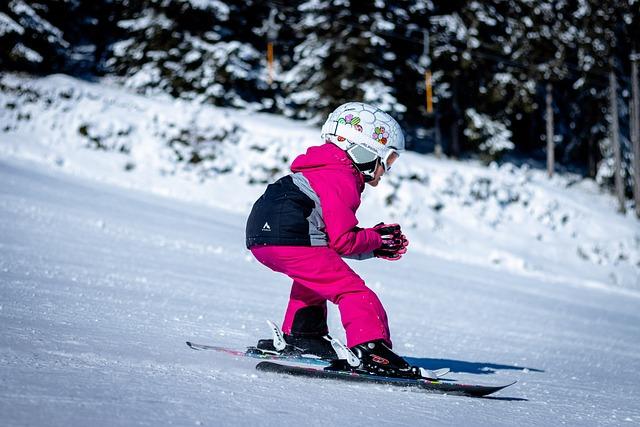 Ski jumper Abigail Strate earns bronze in Austria for 1st World Cup medal of season - CBC.ca