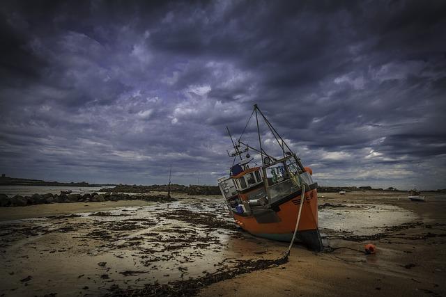 Guernsey's shrinking economy down to finance sector decline - BBC.com