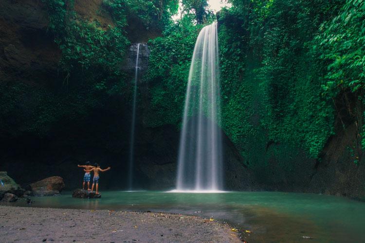 Discovering Icelands Hidden Waterfall Wonders