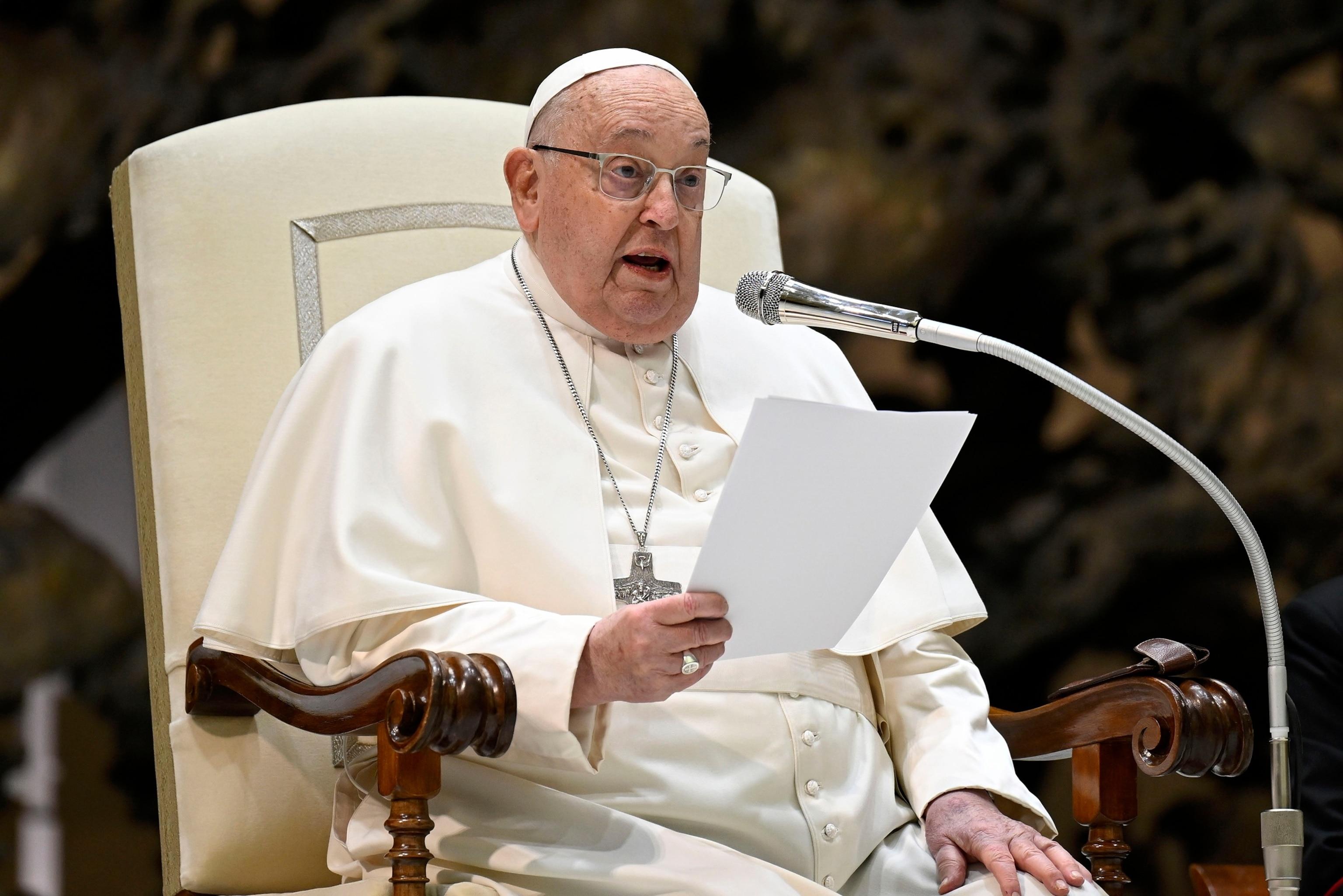 Public and Ecumenical ⁣Reactions to pope Francis Health Concerns