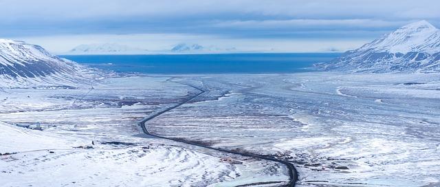 Tips for Prospective Movers: Navigating the Challenges of Arctic Living