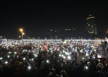 Tens of thousands protest in Slovakia against PM Fico – BBC.com