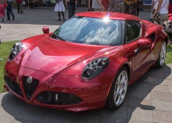 Alfa Romeo triumphs in Germany and Switzerland with 7 “Best Cars” awards – Stellantis.com