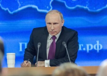 Putin agrees in principle with proposal for Ukraine ceasefire and says more discussions are needed – The Associated Press