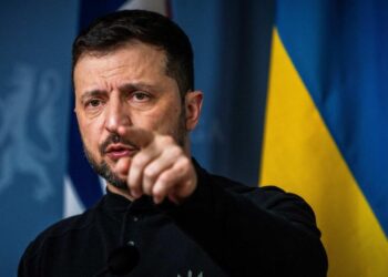 Zelensky tells Russia to drop ‘unnecessary’ demands ahead of peace talks – BBC.com