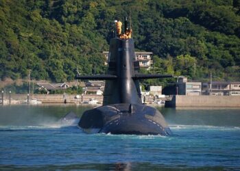 Nuclear-powered submarine ​HMS Astute alongside Gibraltar’s naval base – GBC News