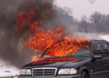 Vehicle Fire Spreads to Nearby Vegetation on Gibraltar Road – Santa Barbara Edhat