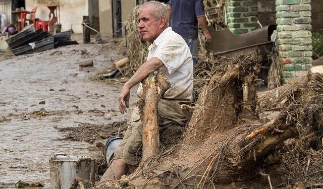 Flash floods in southern Spain prompt officials to evacuate homes. Couple missing in rising waters – The Associated Press