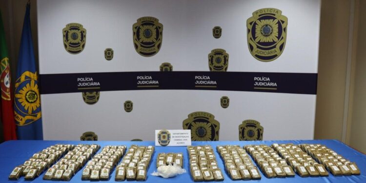 Azores | Police seized vessel with 6’5 tonnes of cocaine – Portugal – Portuguese American Journal