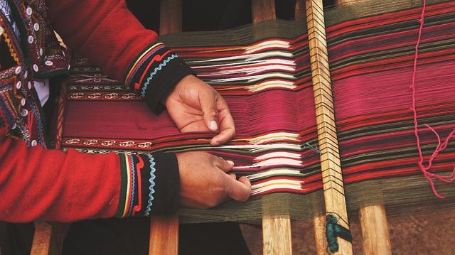 Highlighting​ Traditional Arts:‌ The Importance of Carpet Weaving in Both Cultures