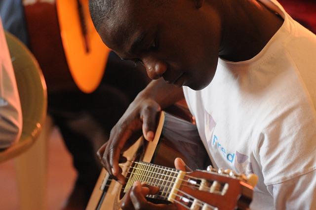 Youth Embrace Tradition with New Pipa Lessons at Maltese School