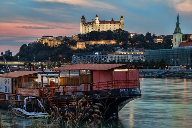 Voices from the Streets: Perspectives of⁤ protesters​ in Bratislava