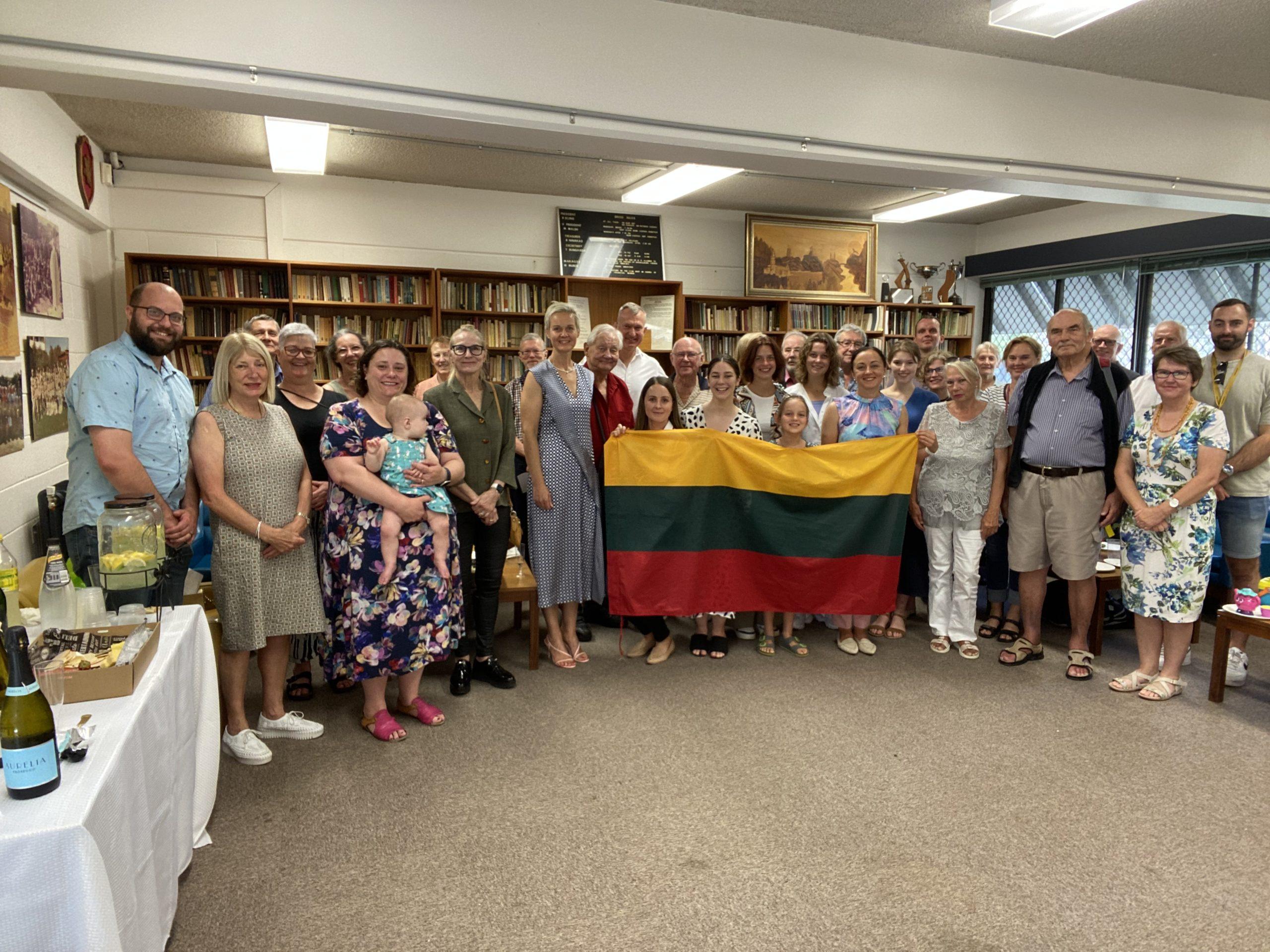 Solidarity and Support: The Role of the lithuanian Community