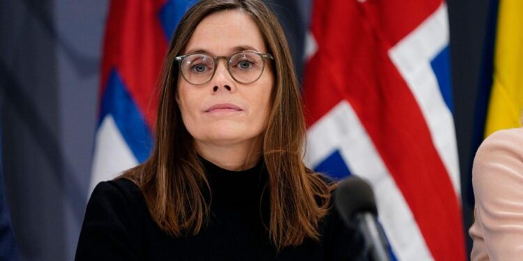 Iceland minister who had a child with a teenager 30 years ago quits – BBC