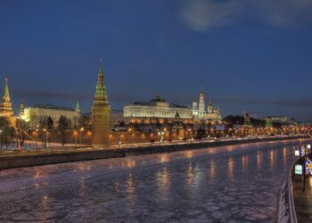 Kremlin Demands Answers: Ukraine’s Unclear Reaction to Putin’s Ceasefire Offer Raises Questions