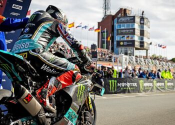 Kiwi Superbike Sensation Rees Gears Up for Thrilling Isle of Man TT Debut in 2025!