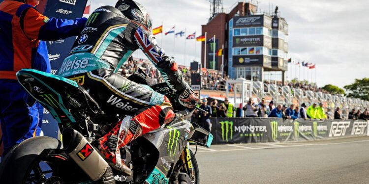 Kiwi Superbike Sensation Rees Gears Up for Thrilling Isle of Man TT Debut in 2025!