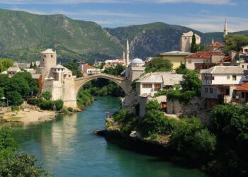 Bosnia and Herzegovina Faces Crisis: Airport and Airspace Closures on the Horizon!