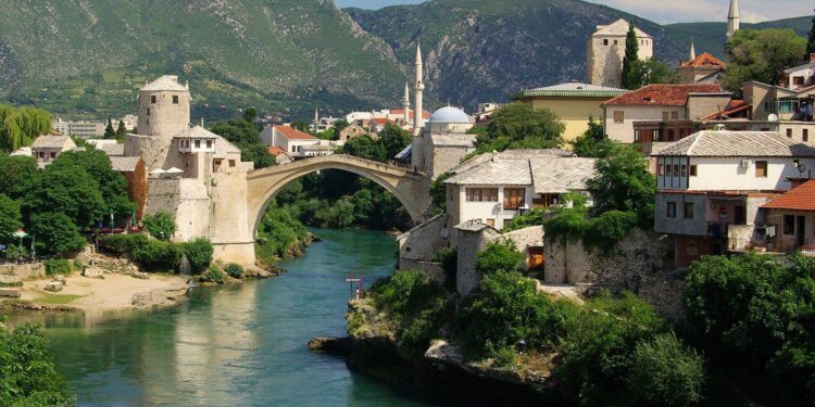 Bosnia and Herzegovina Faces Crisis: Airport and Airspace Closures on the Horizon!