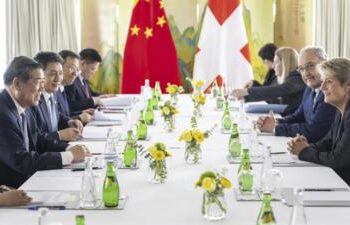 China and US Hold Pivotal Talks to Alleviate Trade Tensions