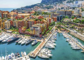Thrilling Clash on the Horizon: Monaco Takes on Lyon – Key Predictions, Team Updates, and Lineup Insights!