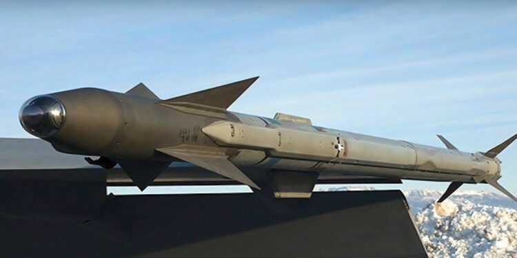 Norway Boosts Defense Power with Cutting-Edge AIM-9X Block II Tactical Missiles!