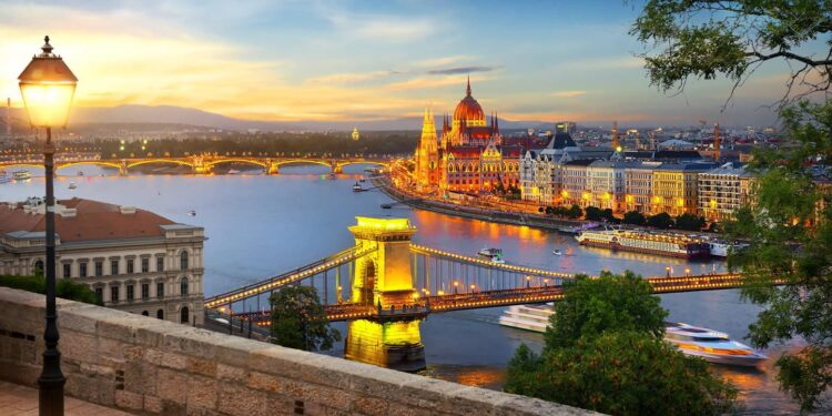 Budapest and Kyiv Strike Back: Diplomatic Expulsions Unleashed After Uncovering Hungarian Spy Network!