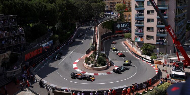 Feel the Rush: Explore the F1 Monaco Grand Prix Circuit in Breathtaking 3D with Apple Maps!