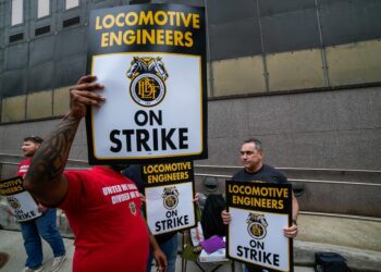 New Jersey Train Engineers Break 40-Year Strike: A Tentative Agreement Sparks Hope!