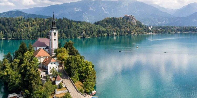 Slovenia Unveils Innovative Sovereign Sustainability-Linked Bond: A Game Changer for the EU!