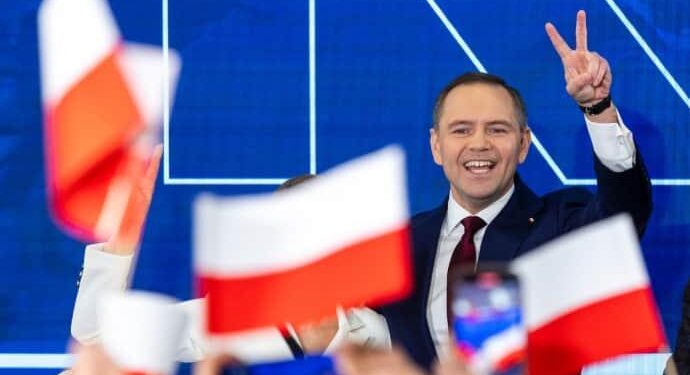 Epic Showdown: Polish Centrist and Nationalist Candidates Prepare for a Battle of Ideologies!