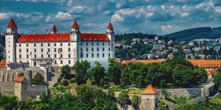 Is Slovakia Facing a Democratic Crisis Like Hungary? MEPs Sound the Alarm