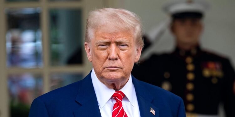 Trump Reveals Putin’s Promise of Russian Response to Ukrainian Drone Strikes on Airfields