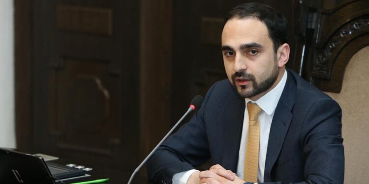 Armenian Deputy PM Holds Key Meeting with Philip Morris International Regional Executive