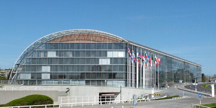 EIB Commits €1.6 Billion to Power Up 2.2GW Spain-France Energy Interconnector