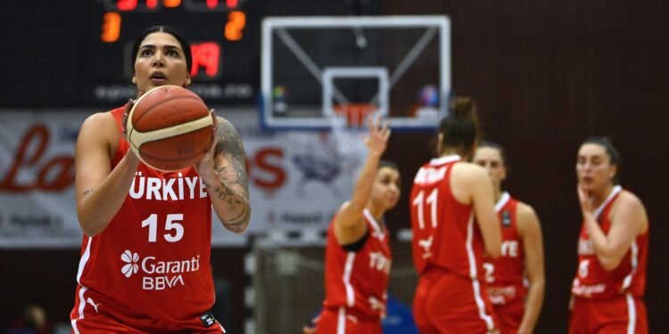 Türkiye’s Women’s National Basketball Team Touches Down in Athens for 2025 FIBA EuroBasket
