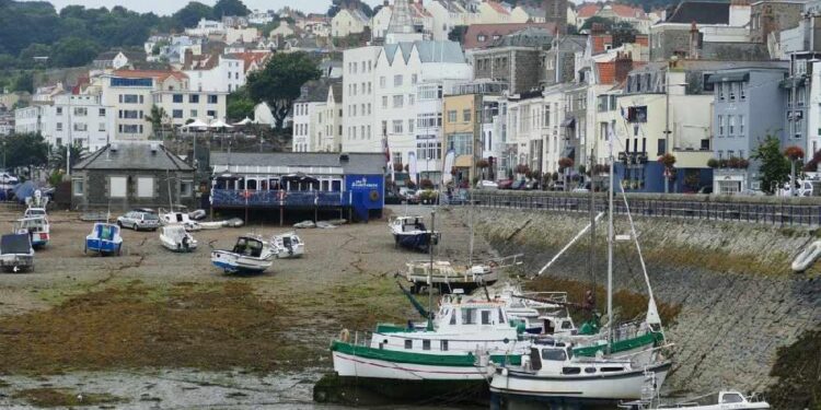 Seven Guernsey Residents Celebrate Royal Recognition in King’s Birthday Honours