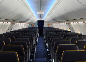 Dramatic Boeing 737 Crash During Ryanair Flight from London to Greece