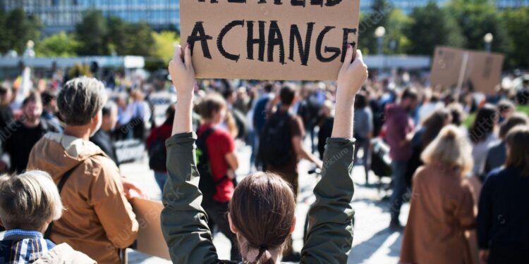 Students Rally in Serbia Demanding an End to Vučić’s Rule