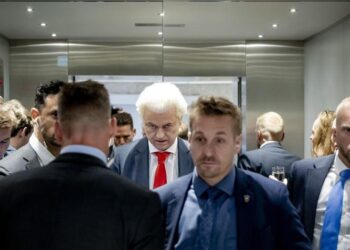 Dutch Government Collapses Amid Fierce Migration Dispute