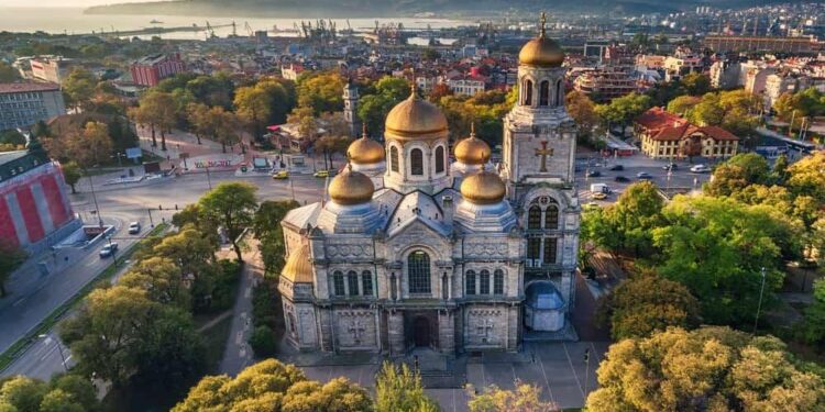Bulgaria Nears Euro Adoption Amid Rising Disinformation and Public Concern