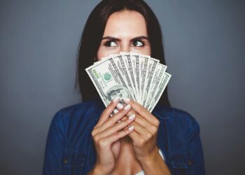 Why Cash Still Rules for Many Latvians