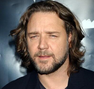 Russell Crowe Stuns Fans with Surprise Appearance at Malta’s Mediterrane Film Fest Awards