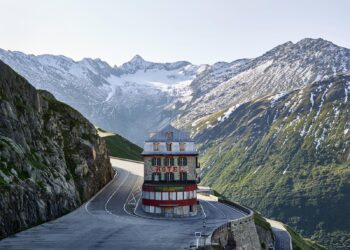 Experience the Thrill of Driving Switzerland’s Most Iconic Alpine Road – Furka Pass in Stunning 4K