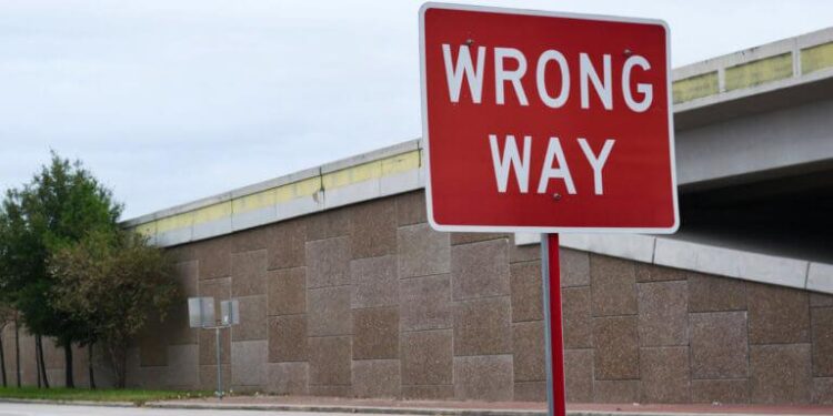 How to Stay Safe When a Wrong-Way Driver Is Coming Toward You