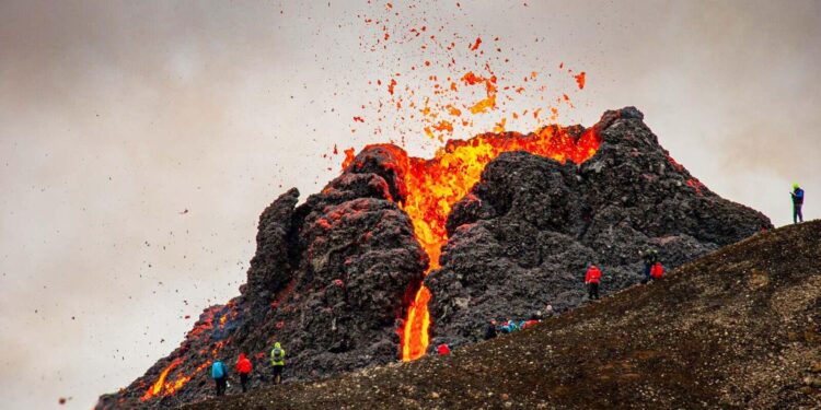 Massive Icelandic Volcano Erupts, Spewing a Stunning Wall of Lava – Watch the Incredible Video and Photos!